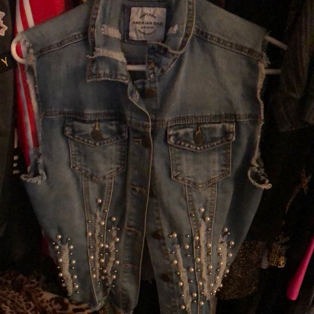 Denim vest with pearls